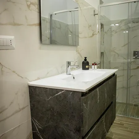 Skyport 3* Neapol