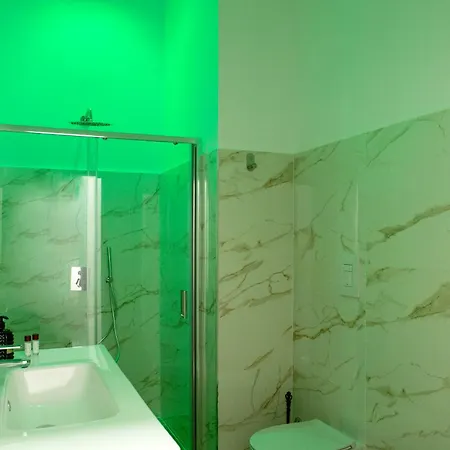Skyport 3* Neapol